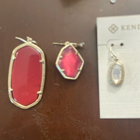 Kendra Scot. Sold individual SINGLE EARRINGS DIFFERENT SIZE - Picture 3 of 9